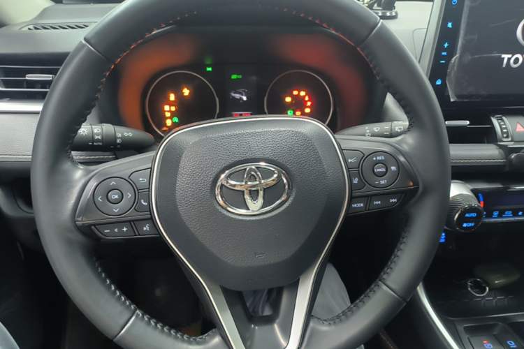 Used Toyota Wildlander 2022 2.0L CVT Two-Wheel Drive Luxury PLUS Edition Steering Wheel