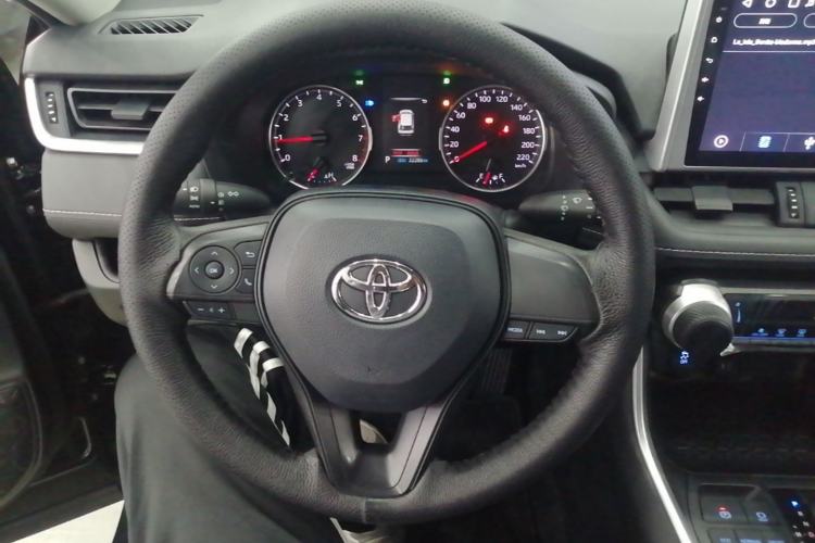 Used Toyota Wildlander 2022 Updated Version 2.0L CVT Two-Wheel Drive Leading Edition Steering Wheel