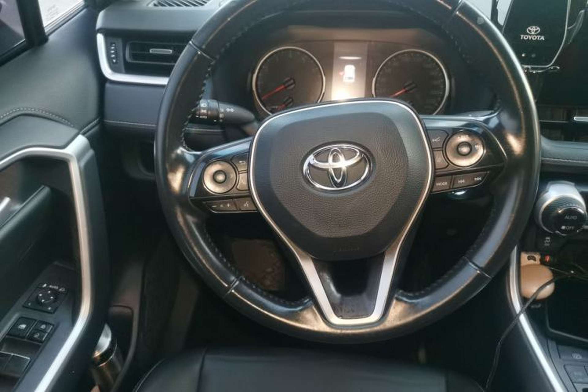 Used Toyota Wildlander 2022 2.0L CVT Two-Wheel Drive Luxury PLUS Edition Steering Wheel