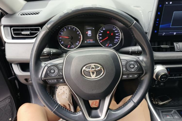 Used Toyota Wildlander 2022 2.0L CVT Two-Wheel Drive Luxury PLUS Edition Steering Wheel