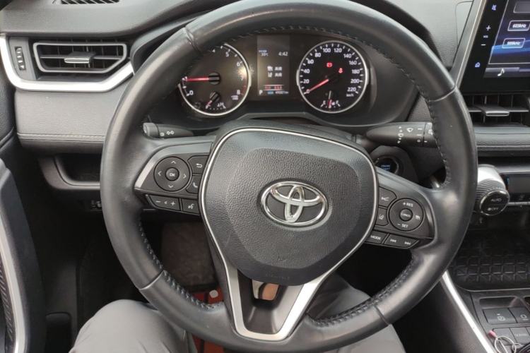 Used Toyota Wildlander 2022 2.0L CVT Two-Wheel Drive Luxury PLUS Edition Steering Wheel