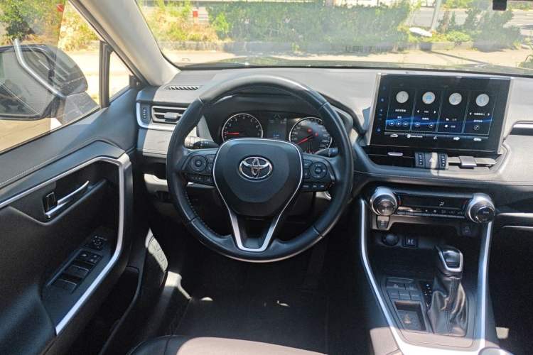 Used Toyota Wildlander 2022 2.0L CVT Two-Wheel Drive Luxury PLUS Edition Steering Wheel