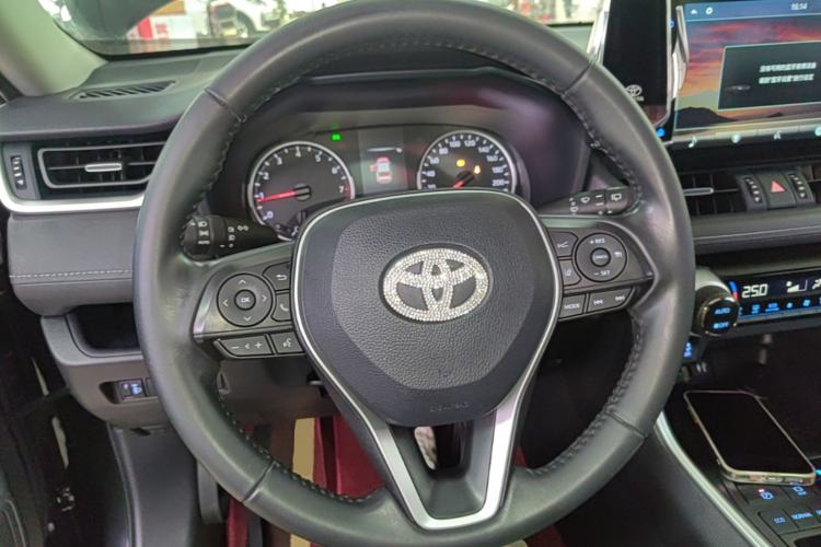 Used Toyota Wildlander 2022 2.0L CVT Two-Wheel Drive Luxury PLUS Edition Steering Wheel