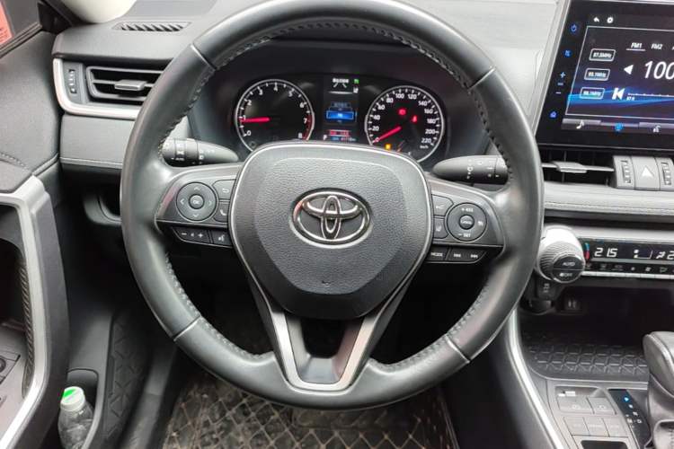 Used Toyota Wildlander 2022 2.0L CVT Two-Wheel Drive Luxury Edition Steering Wheel