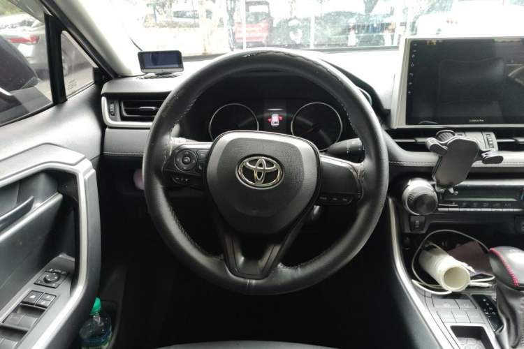 Used Toyota Wildlander 2022 Updated Version 2.0L CVT Two-Wheel Drive Leading Edition Steering Wheel