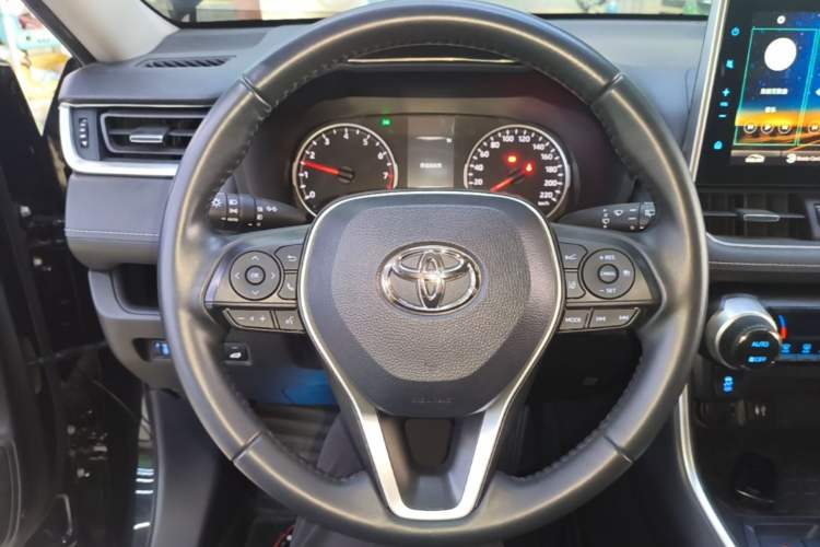 Used Toyota Wildlander 2022 2.0L CVT Two-Wheel Drive Luxury PLUS Edition Steering Wheel