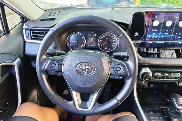 Used Toyota Wildlander 2022 2.0L CVT Four-Wheel Drive Luxury Edition Steering Wheel