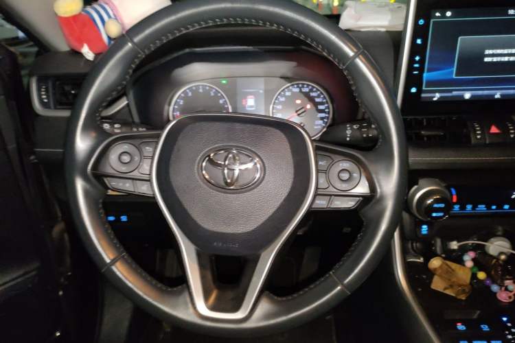 Used Toyota Wildlander 2022 2.0L CVT Two-Wheel Drive Luxury PLUS Edition Steering Wheel
