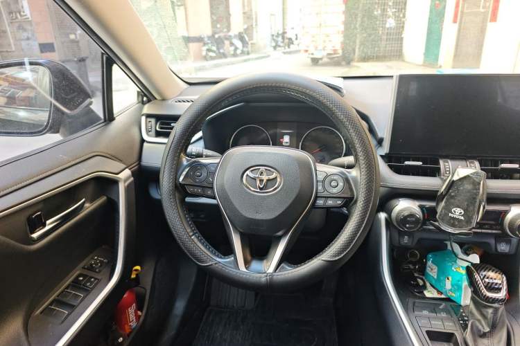 Used Toyota Wildlander 2022 2.0L CVT Two-Wheel Drive Luxury PLUS Edition Steering Wheel