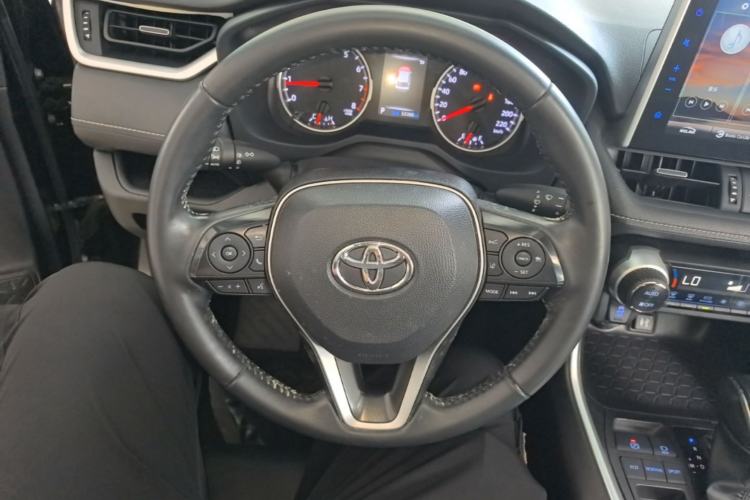 Used Toyota Wildlander 2022 2.0L CVT Two-Wheel Drive Luxury PLUS Edition Steering Wheel