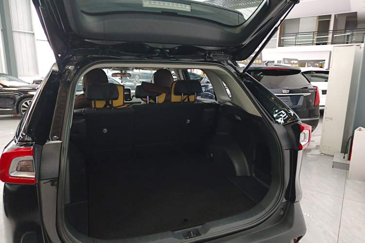Used Toyota Wildlander 2022 2.0L CVT Two-Wheel Drive Leading Edition Trunk