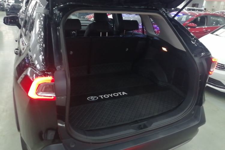 Used Toyota Wildlander 2022 Updated Version 2.0L CVT Two-Wheel Drive Leading Edition Trunk
