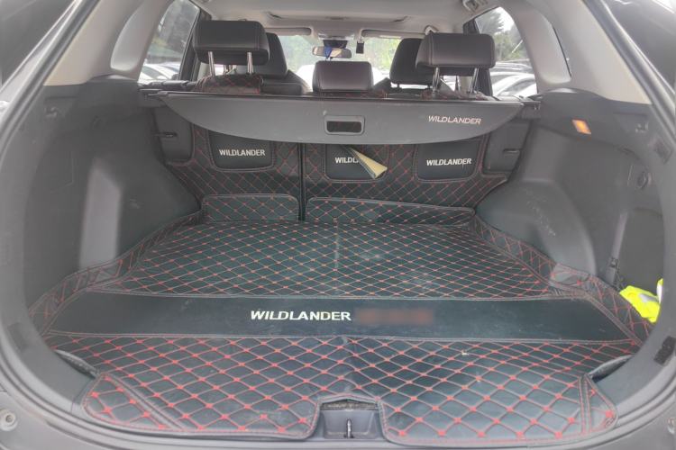 Used Toyota Wildlander 2022 2.0L CVT 4x4 Luxury PLUS Edition Trunk