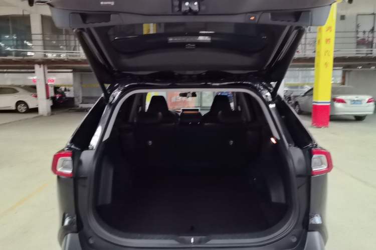 Used Toyota Wildlander 2022 2.0L CVT Two-Wheel Drive Leading Edition Trunk