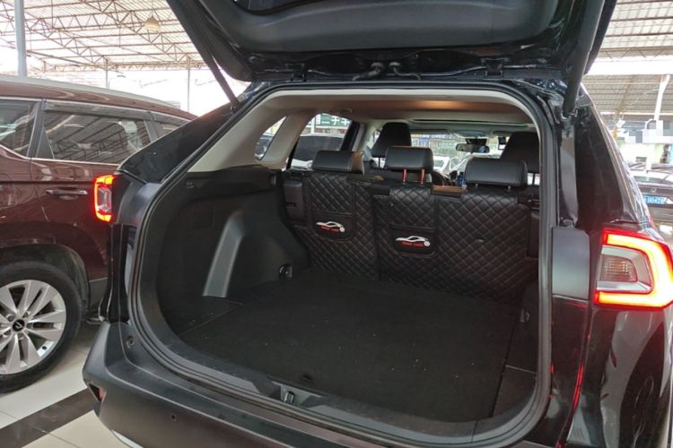 Used Toyota Wildlander 2022 2.0L CVT 4x4 Luxury PLUS Edition Trunk
