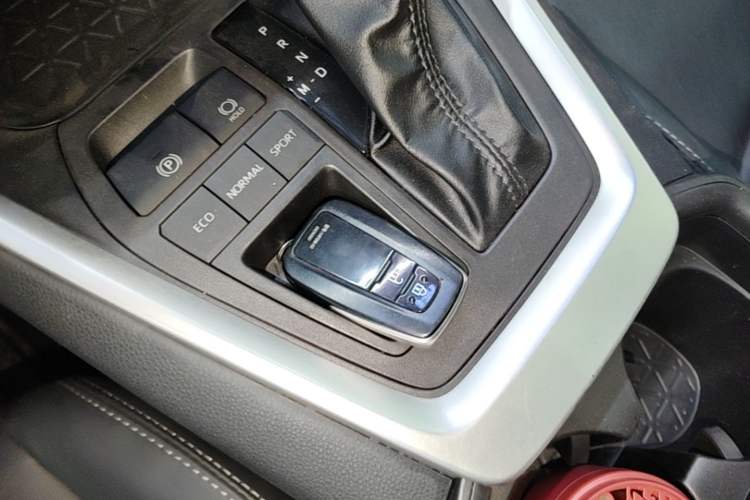 Used Toyota Wildlander 2022 2.0L CVT Two-Wheel Drive Luxury PLUS Edition Vehicle Key