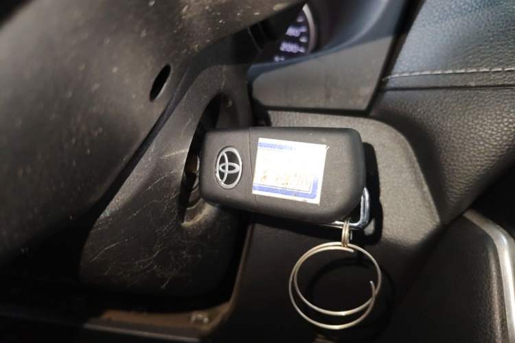 Used Toyota Wildlander 2022 Updated Version 2.0L CVT Two-Wheel Drive Leading Edition Vehicle Key