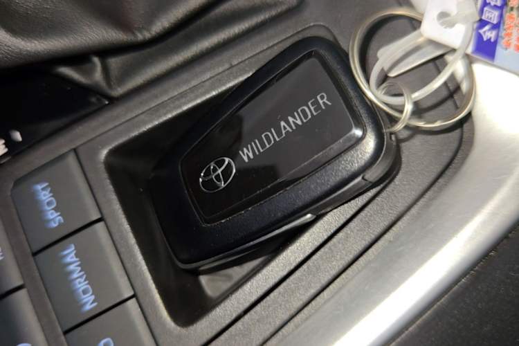 Used Toyota Wildlander 2022 2.0L CVT Two-Wheel Drive Luxury PLUS Edition Vehicle Key