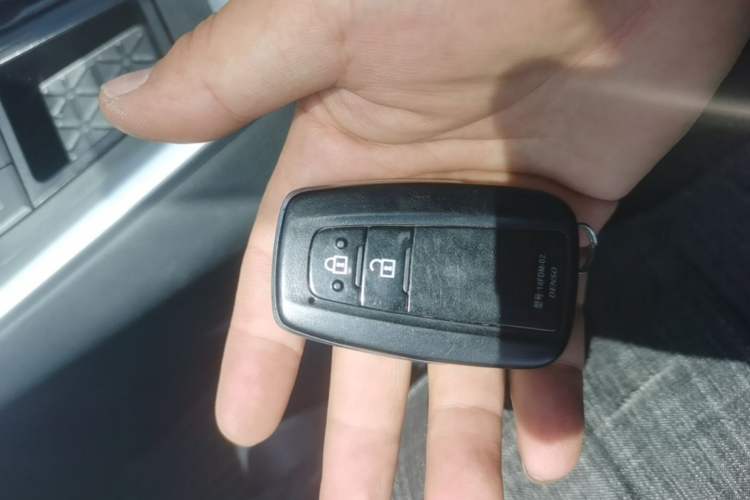 Used Toyota Wildlander 2022 2.0L CVT Two-Wheel Drive Luxury PLUS Edition Vehicle Key