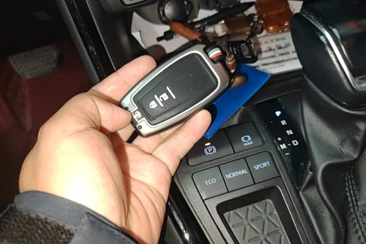 Used Toyota Wildlander 2022 2.0L CVT Two-Wheel Drive Knight Edition Vehicle Key