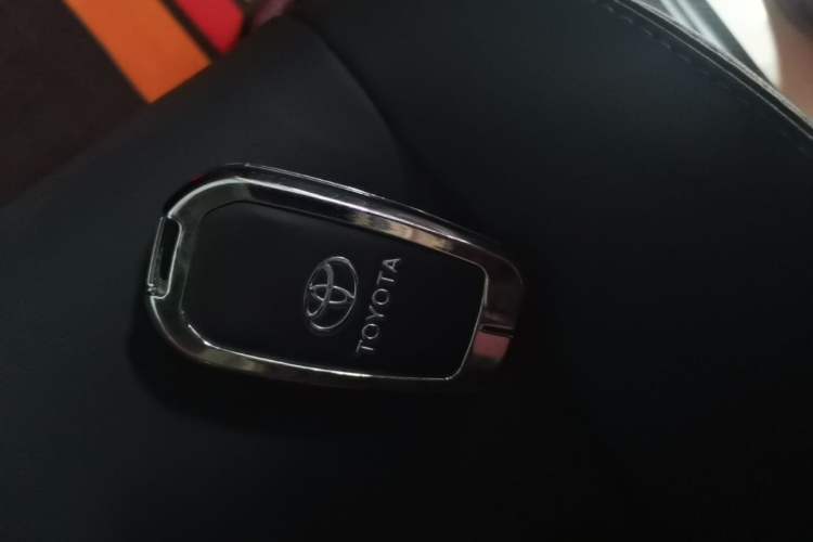 Used Toyota Wildlander 2022 2.0L CVT Two-Wheel Drive Luxury PLUS Edition Vehicle Key