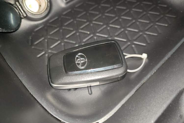 Used Toyota Wildlander 2022 Updated Version 2.0L CVT Two-Wheel Drive Leading Edition Vehicle Key