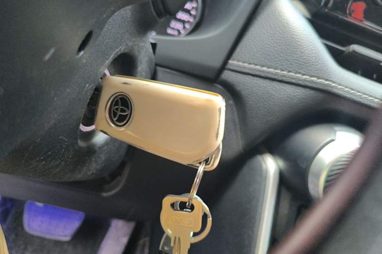 Used Toyota Wildlander 2022 2.0L CVT Two-Wheel Drive Leading Edition Vehicle Key