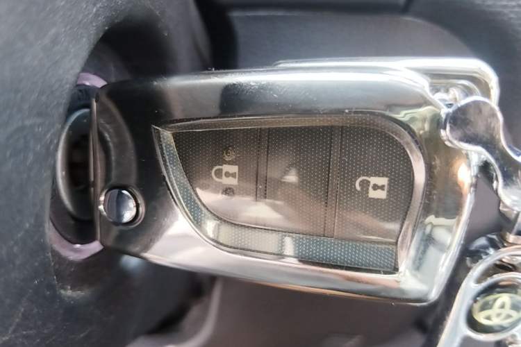 Used Toyota Wildlander 2022 2.0L CVT Two-Wheel Drive Leading Edition Vehicle Key