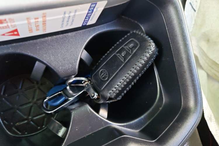 Used Toyota Wildlander 2022 2.0L CVT Four-Wheel Drive Luxury Edition Vehicle Key
