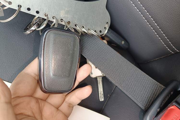 Used Toyota Wildlander 2022 Dual-Engine 2.5L E-CVT Two-Wheel Drive Luxury PLUS Edition Vehicle Key