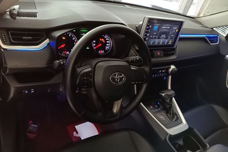 Used Toyota Wildlander 2022 2.0L CVT Two-Wheel Drive Leading Edition Center Console
