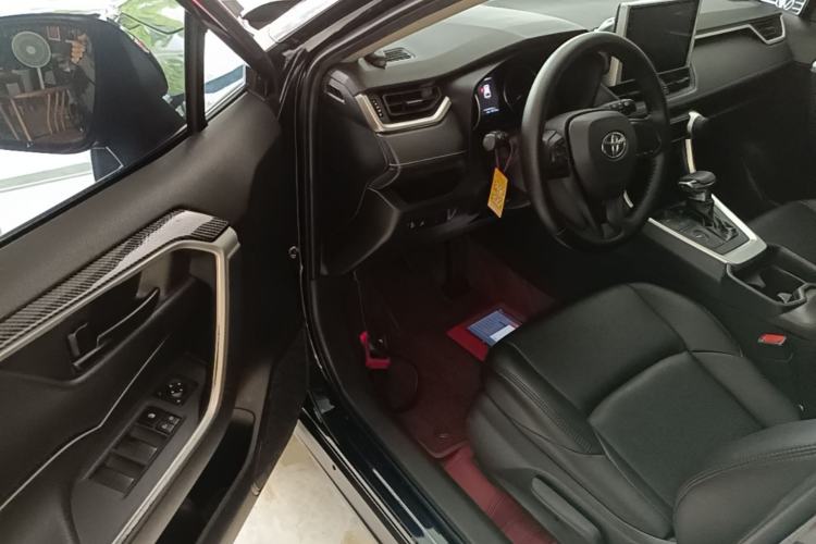 Used Toyota Wildlander 2022 2.0L CVT Two-Wheel Drive Leading Edition Driver Seat