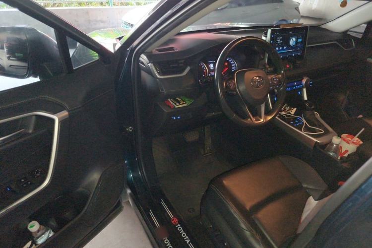 Used Toyota Wildlander 2022 2.0L CVT Two-Wheel Drive Luxury Edition Driver Seat