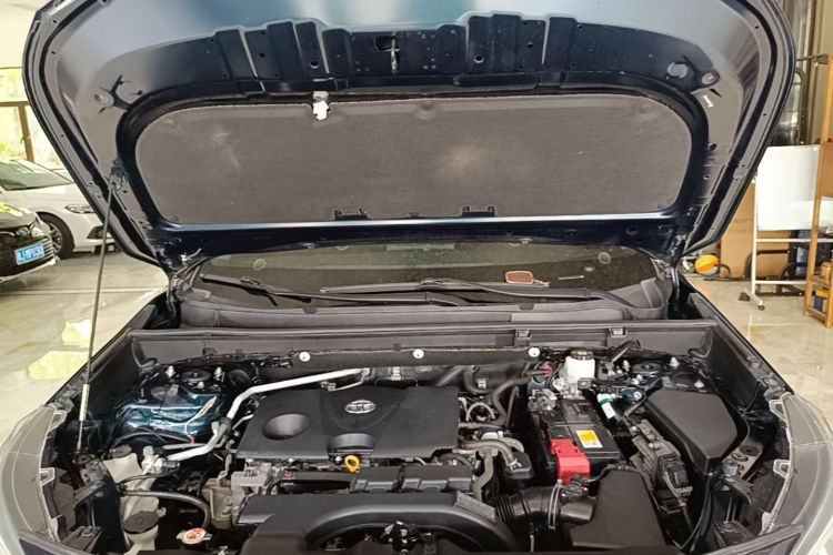 Used Toyota Wildlander 2022 2.0L CVT Two-Wheel Drive Leading Edition Engine Bay