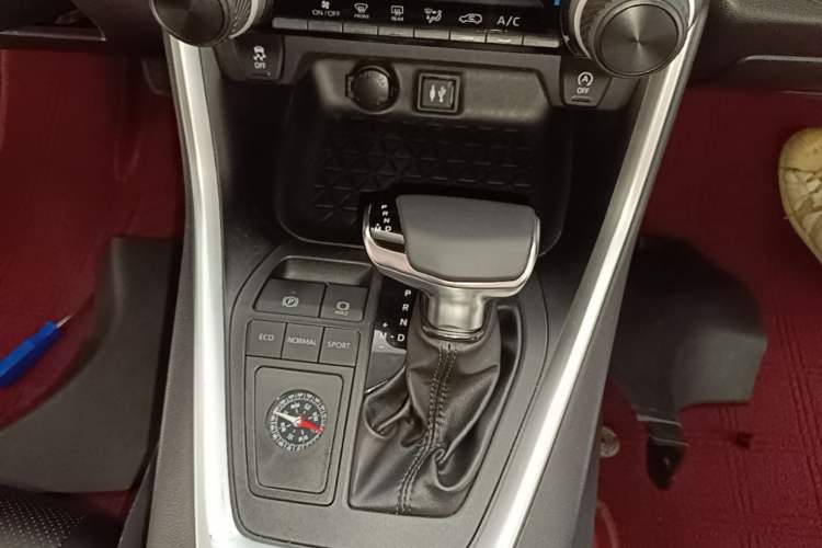 Used Toyota Wildlander 2022 2.0L CVT Two-Wheel Drive Leading Edition Gear Lever