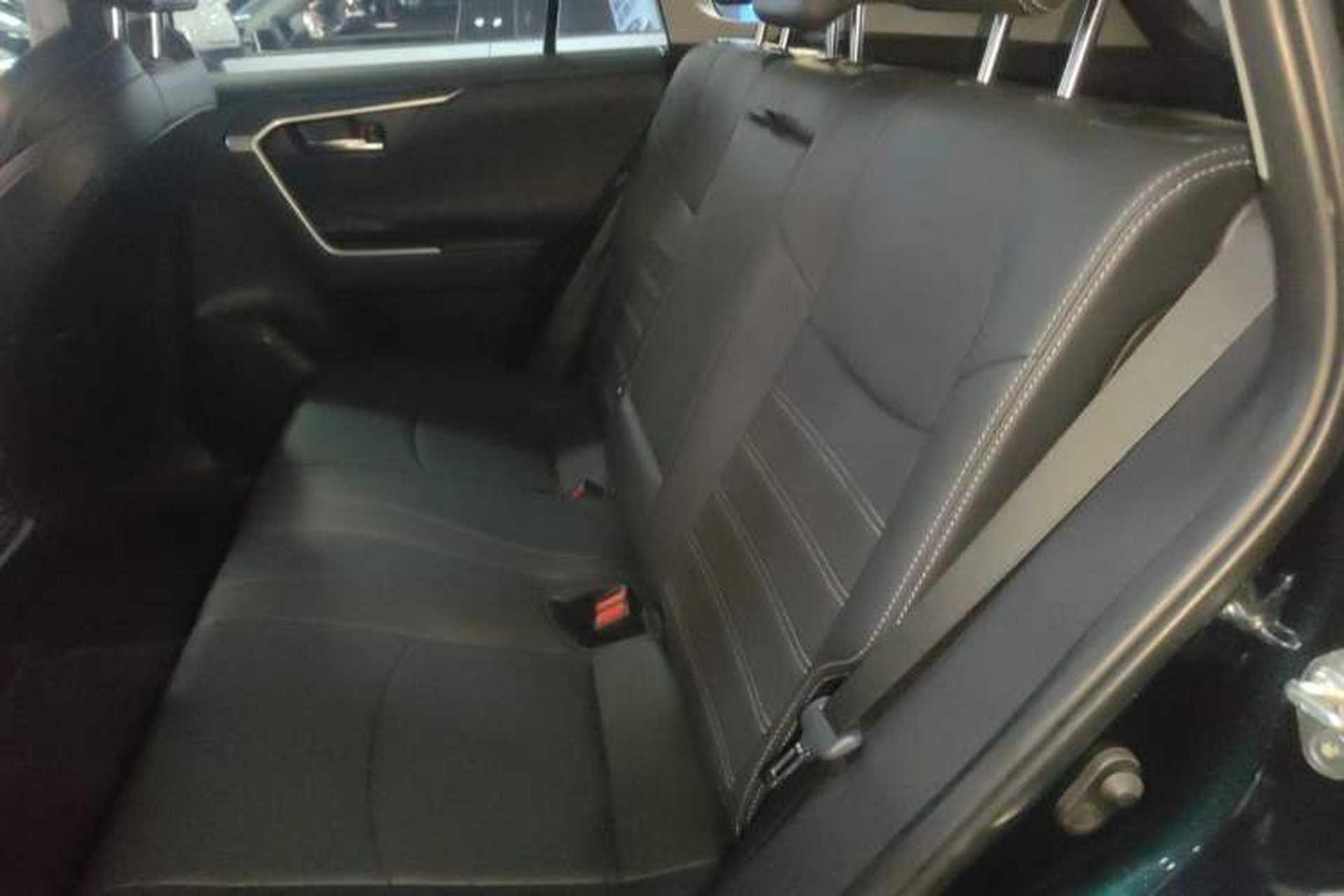 Used Toyota Wildlander 2022 2.0L CVT Four-Wheel Drive Luxury Edition Interior 4