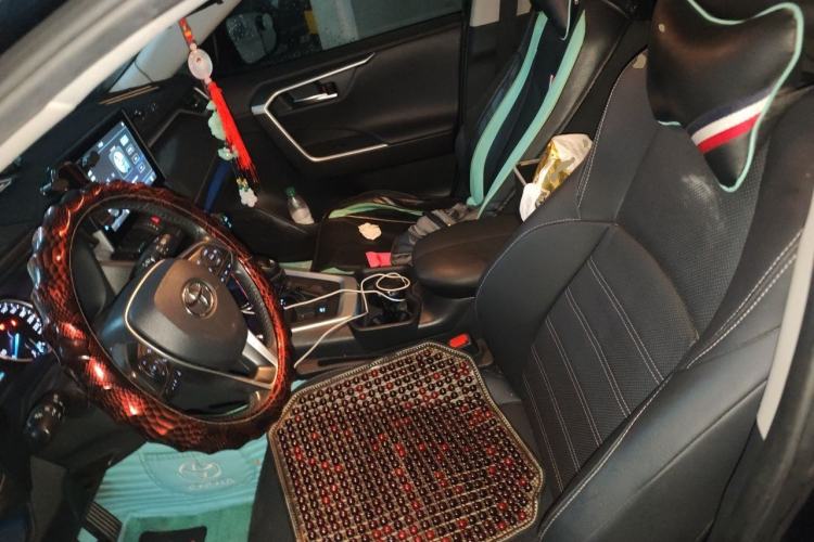 Used Toyota Wildlander 2022 Dual-Engine 2.5L E-CVT Two-Wheel Drive Prestige Edition Left Front Seat