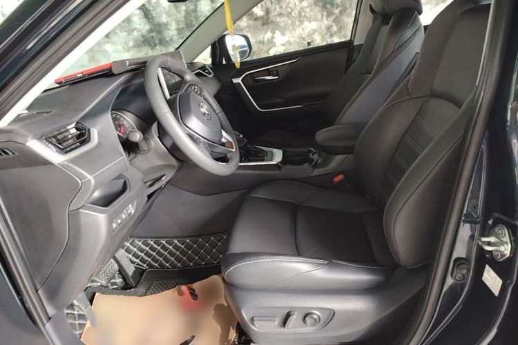Used Toyota Wildlander 2022 2.0L CVT Two-Wheel Drive Luxury PLUS Edition Left Front Seat