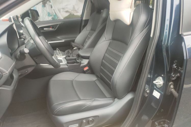 Used Toyota Wildlander 2022 2.0L CVT Two-Wheel Drive Luxury Edition Left Front Seat