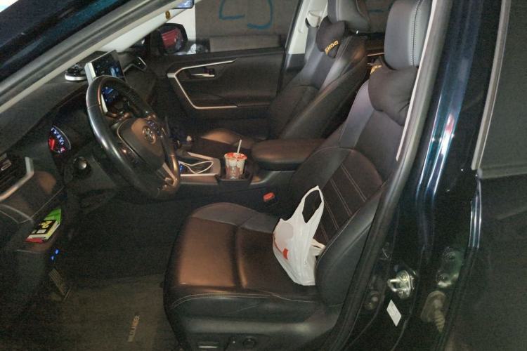 Used Toyota Wildlander 2022 2.0L CVT Two-Wheel Drive Luxury Edition Left Front Seat