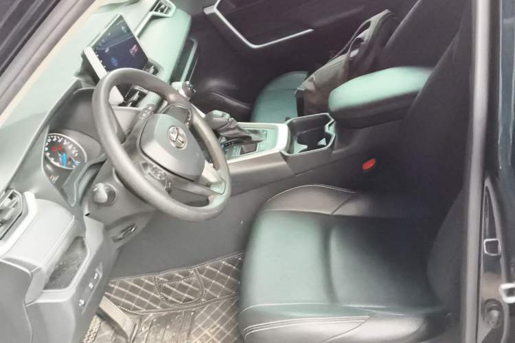 Used Toyota Wildlander 2022 Facelifted Dual-Motor 2.5L E-CVT Two-Wheel Drive Leading Edition Left Front Seat