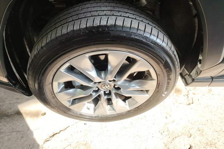 Used Toyota Wildlander 2022 2.0L CVT Two-Wheel Drive Luxury PLUS Edition Left Front Wheel Hub