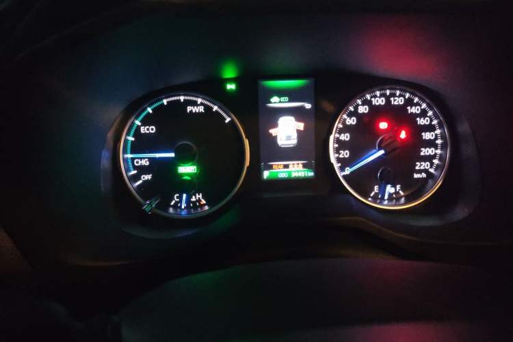 Used Toyota Wildlander 2022 Dual-Engine 2.5L E-CVT Two-Wheel Drive Prestige Edition Odometer Close Up