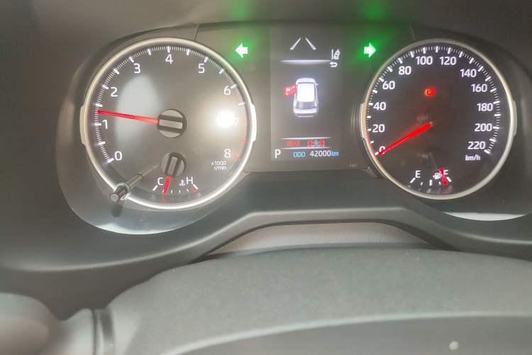 Used Toyota Wildlander 2022 2.0L CVT Two-Wheel Drive Luxury Edition Odometer Close Up