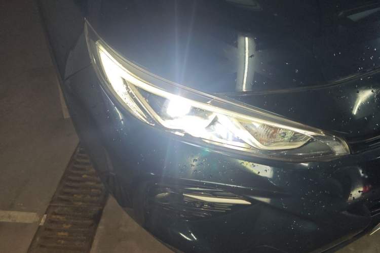 Used Toyota Wildlander 2022 Dual-Engine 2.5L E-CVT Two-Wheel Drive Prestige Edition Right Front Headlight