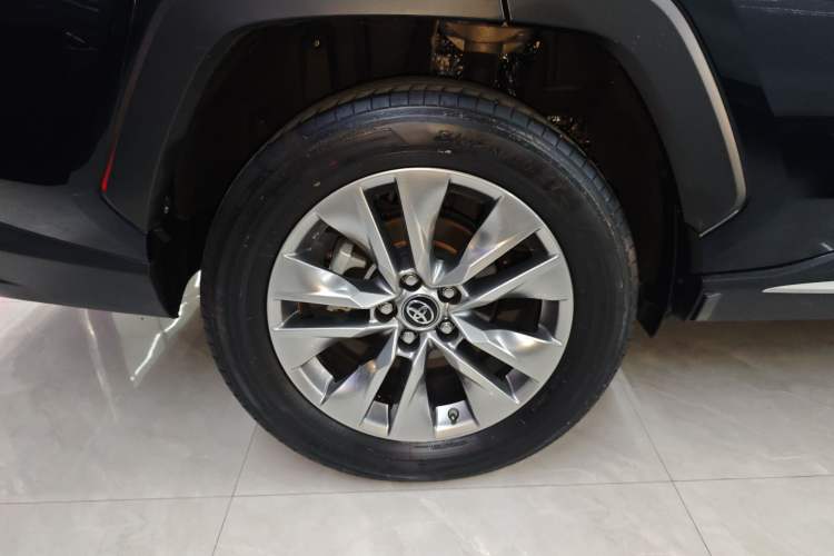 Used Toyota Wildlander 2022 Dual-Motor 2.5L E-CVT 4x4 Luxury PLUS Edition Right Rear Wheel Hub