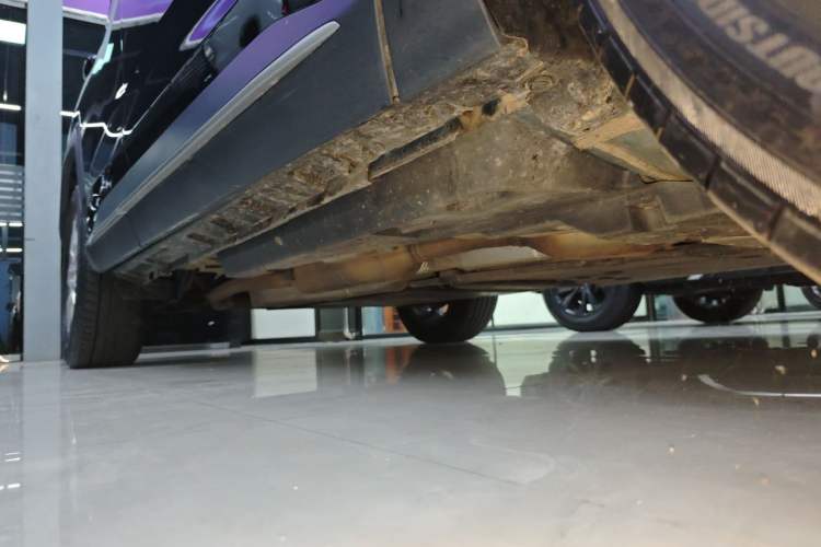 Used Toyota Wildlander 2022 Dual-Motor 2.5L E-CVT 4x4 Luxury PLUS Edition Right Side Sill