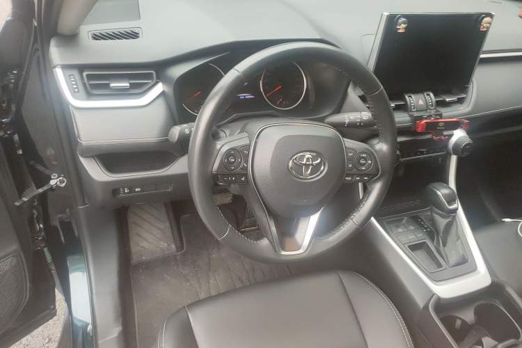 Used Toyota Wildlander 2022 2.0L CVT Two-Wheel Drive Luxury Edition Steering Wheel