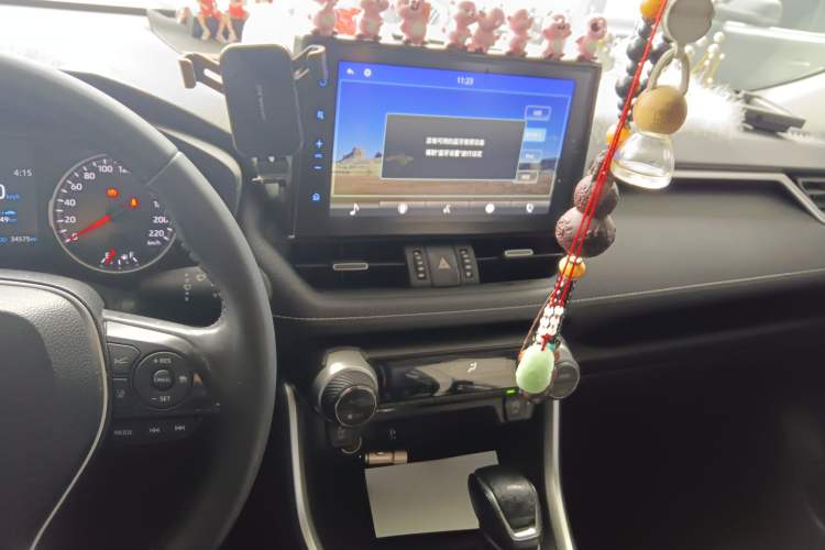 Used Toyota Wildlander 2022 2.0L CVT Two-Wheel Drive Luxury PLUS Edition Audio And AC Panel