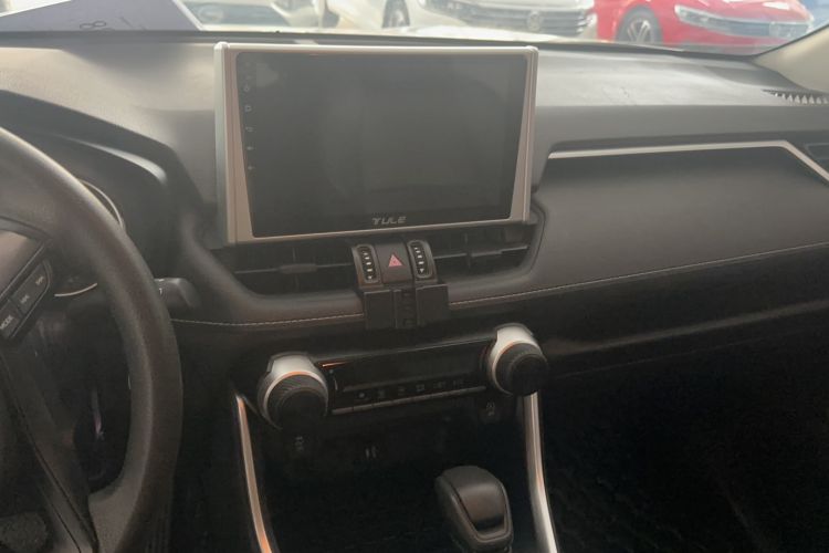 Used Toyota Wildlander 2022 Updated Version 2.0L CVT Two-Wheel Drive Leading Edition Audio And AC Panel
